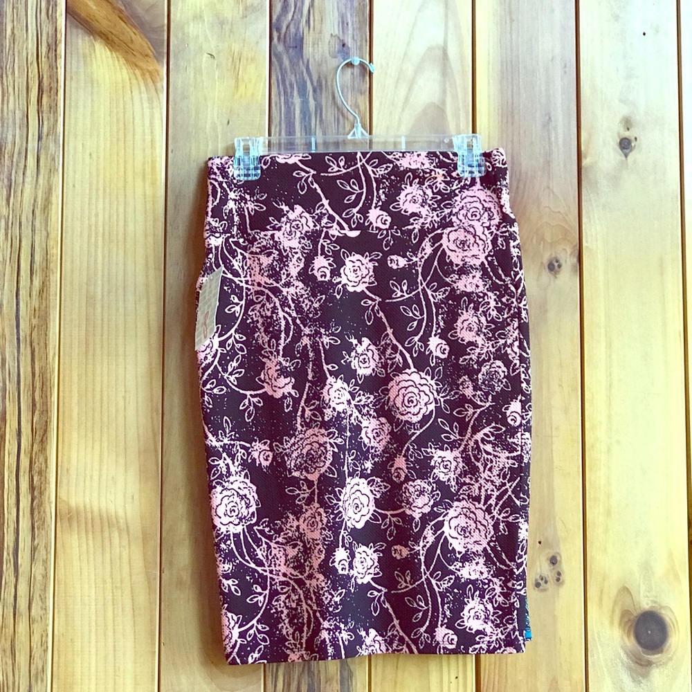 Black and pink Lularoe Cassie